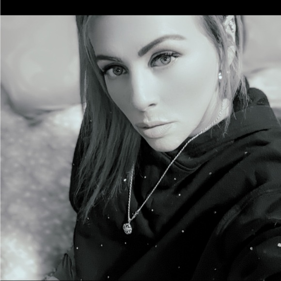 Meet your Posher, Destiny - Picture 4 of 5